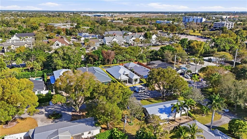 1050 13th ST N, NAPLES FL 34102-3