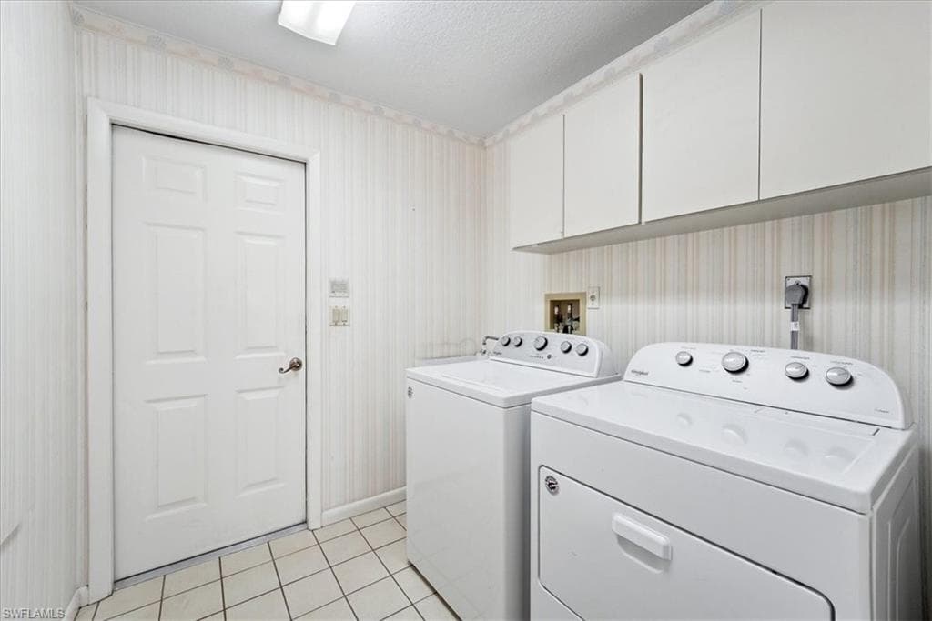 1120 SE 1st TER, CAPE CORAL FL 33990-25