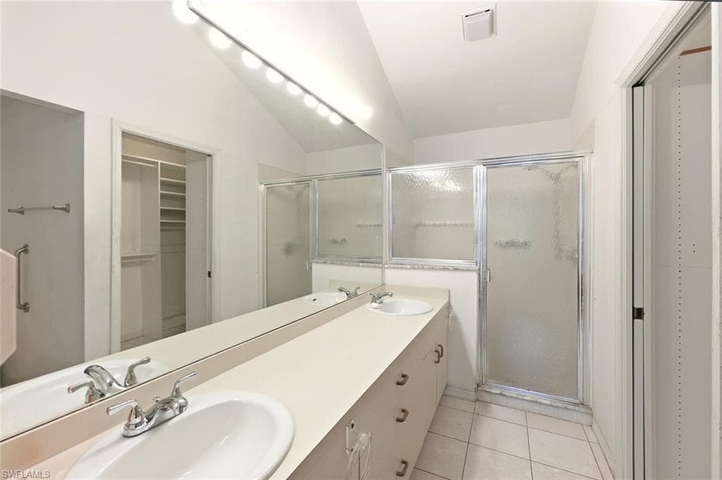 15048 Cloverdale DR, FORT MYERS FL 33919-18