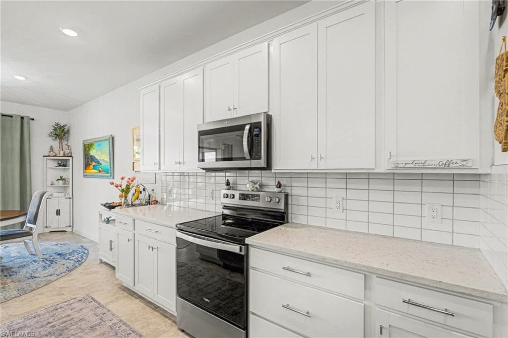 3772 Passion Vine DR, ALVA FL 33920-8
