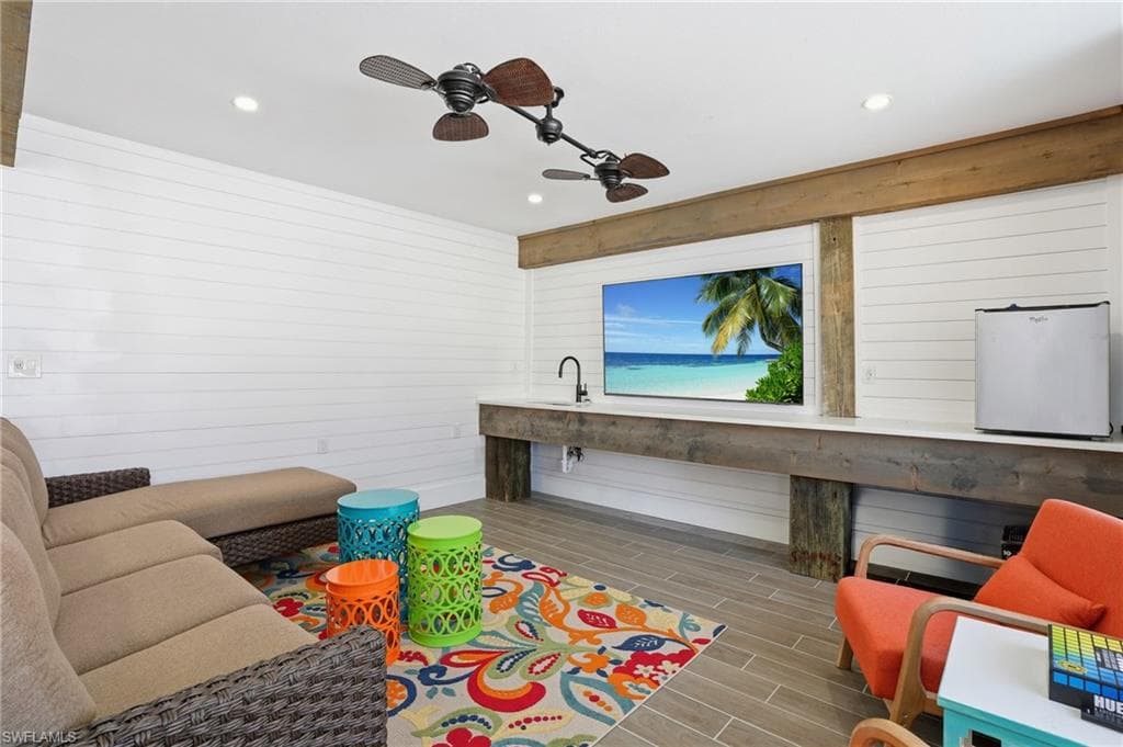 3321 Estero BLVD-33