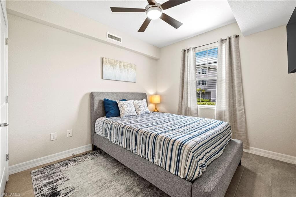 172 Indies DR E # 101, NAPLES FL 34114-16