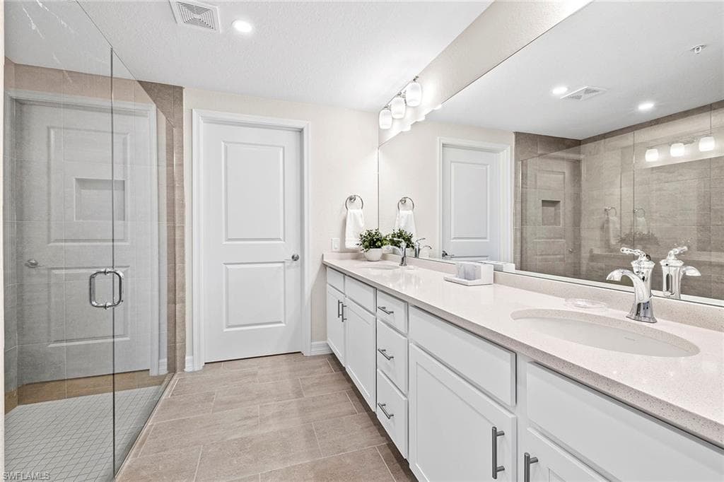 172 Indies DR E # 101, NAPLES FL 34114-15