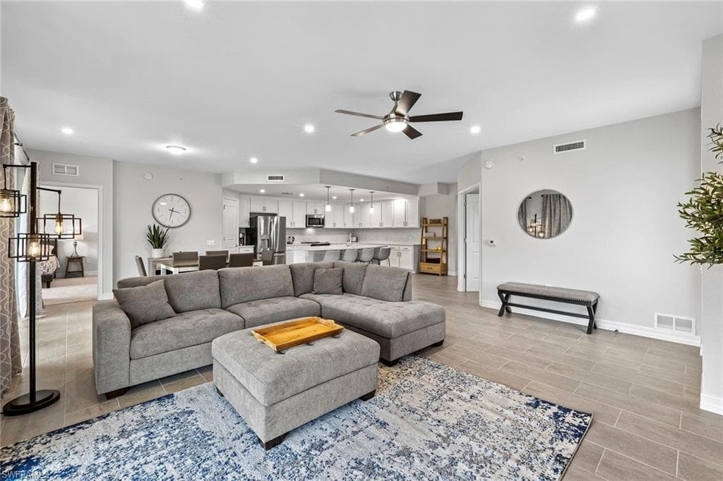 172 Indies DR E # 101, NAPLES FL 34114-2