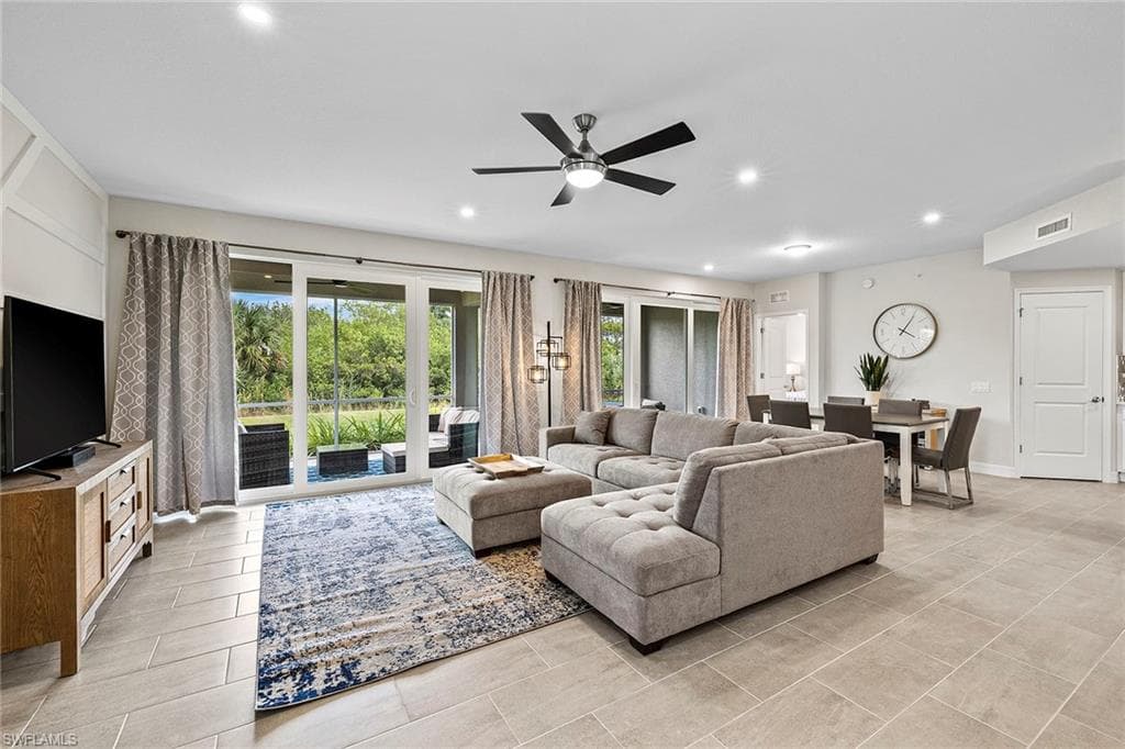 172 Indies DR E # 101, NAPLES FL 34114-4