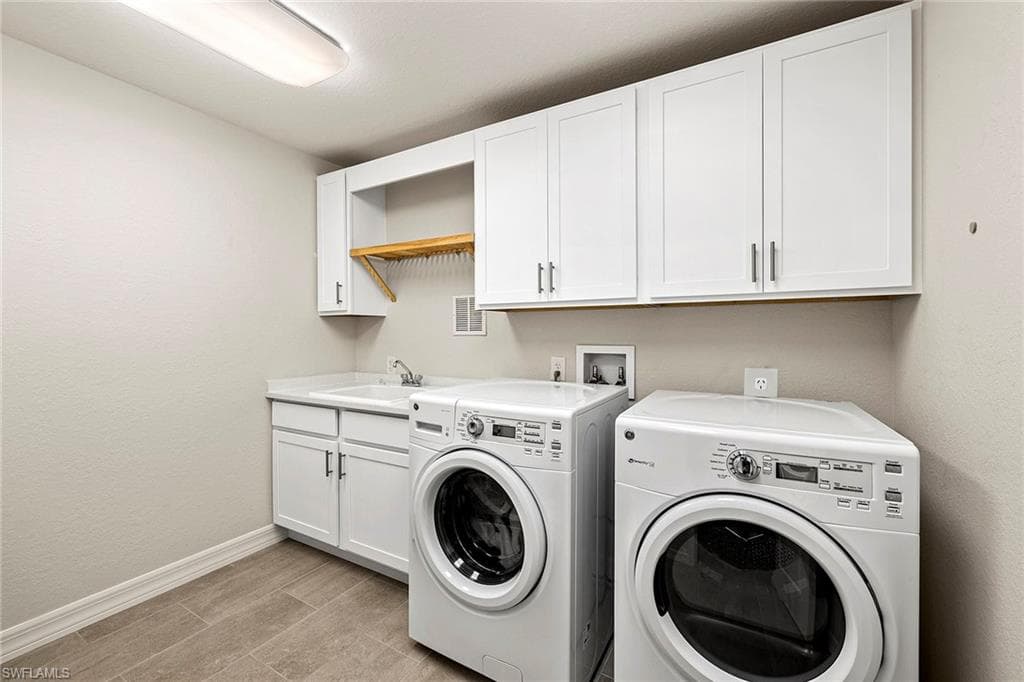 172 Indies DR E # 101, NAPLES FL 34114-19