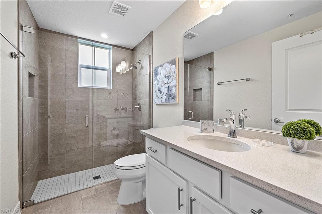 172 Indies DR E # 101, NAPLES FL 34114-17