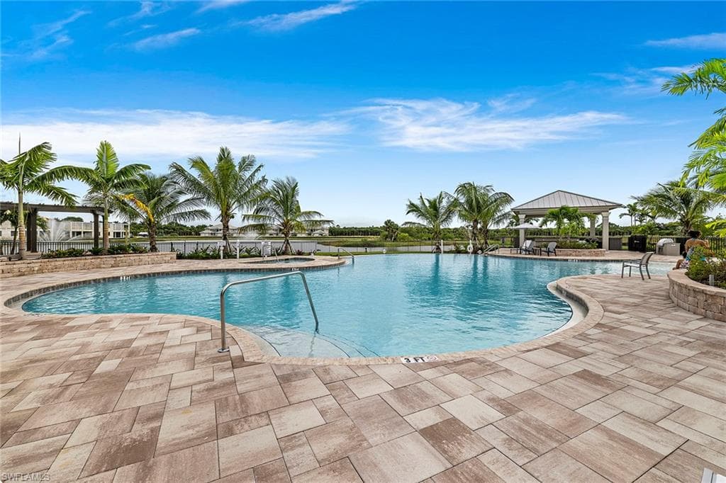 172 Indies DR E # 101, NAPLES FL 34114-28