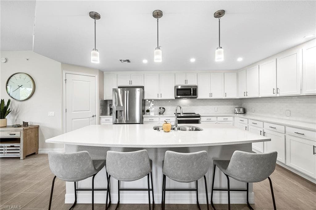 172 Indies DR E # 101, NAPLES FL 34114-7