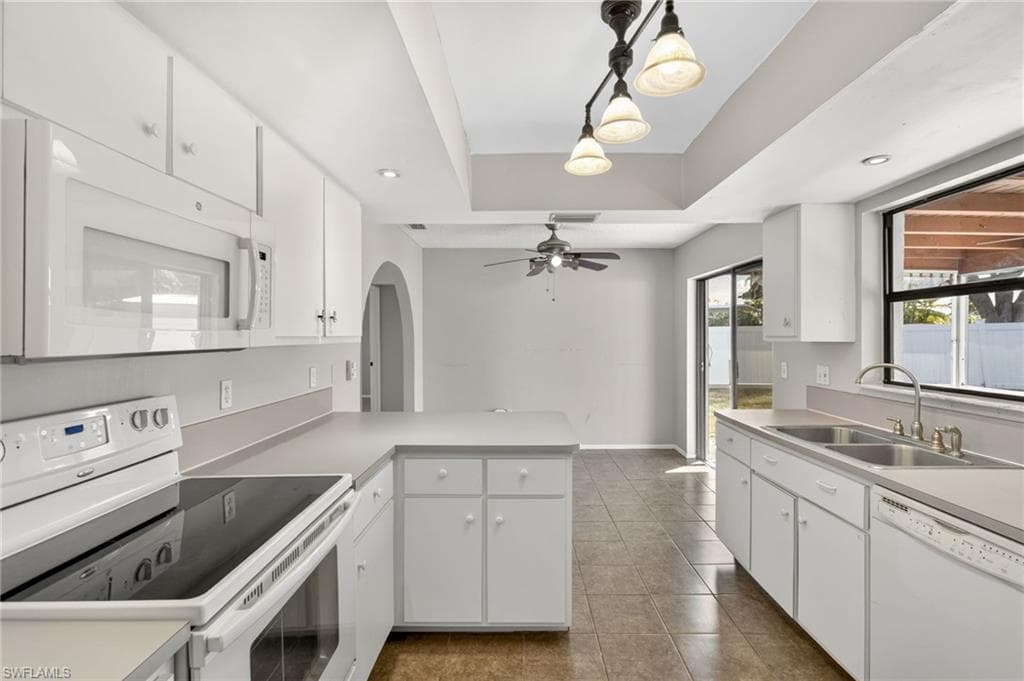 1424 Carmelle DR, FORT MYERS FL 33919-22
