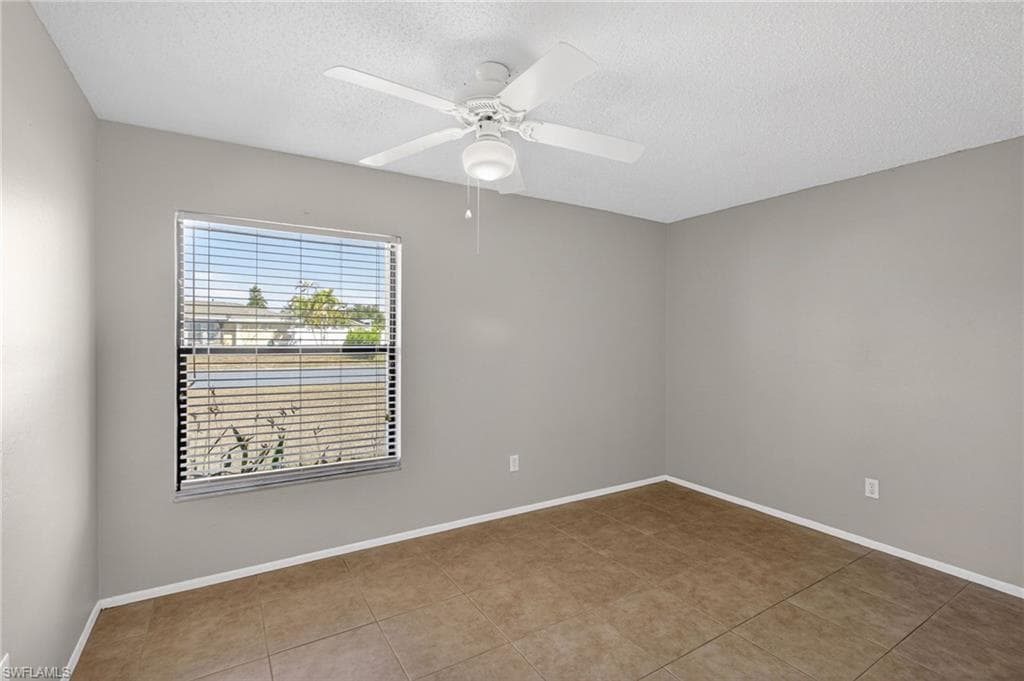 1424 Carmelle DR, FORT MYERS FL 33919-27