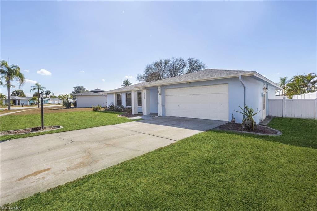 1424 Carmelle DR, FORT MYERS FL 33919-8