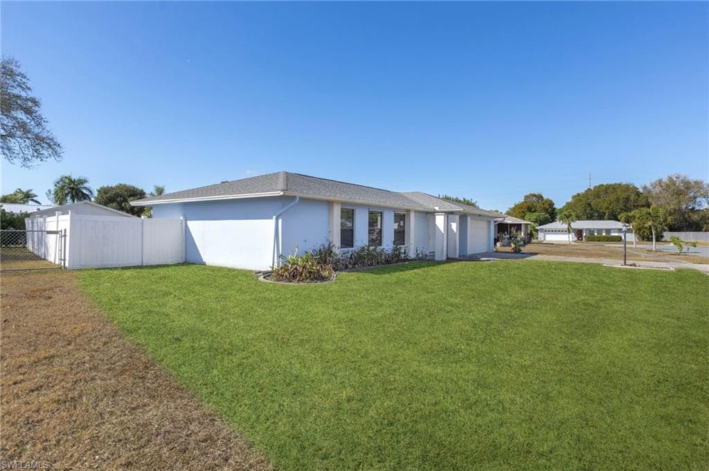 1424 Carmelle DR, FORT MYERS FL 33919-7
