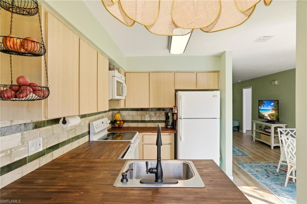 13144 Inglenook CT-12