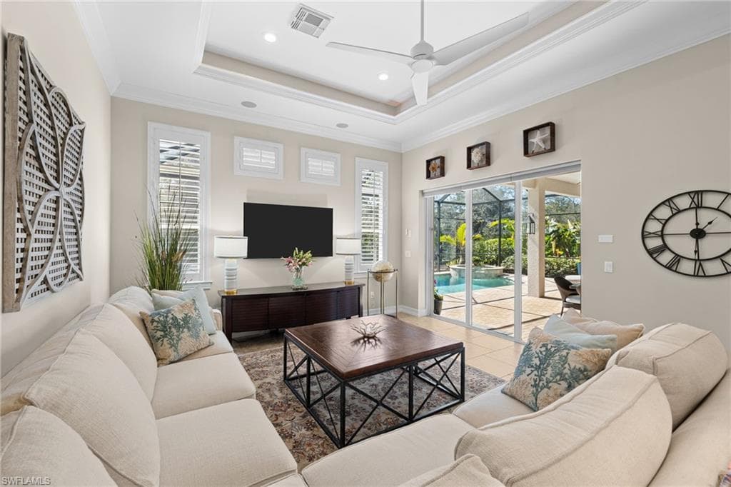 347 Saddlebrook LN, NAPLES FL 34110-11