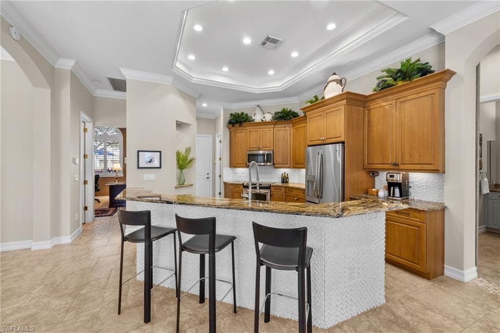 347 Saddlebrook LN, NAPLES FL 34110-6