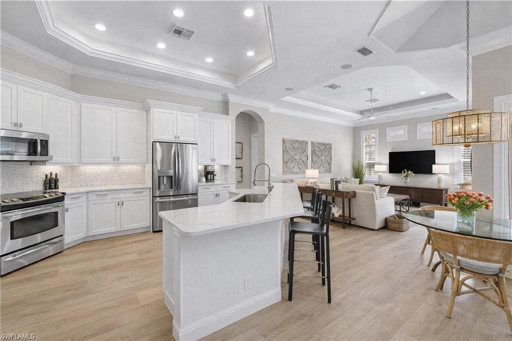 347 Saddlebrook LN, NAPLES FL 34110-2