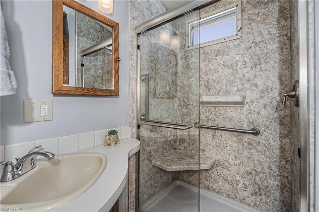 181 Caravan CIR-8