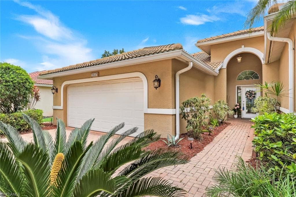 2237 Heritage Greens DR-4