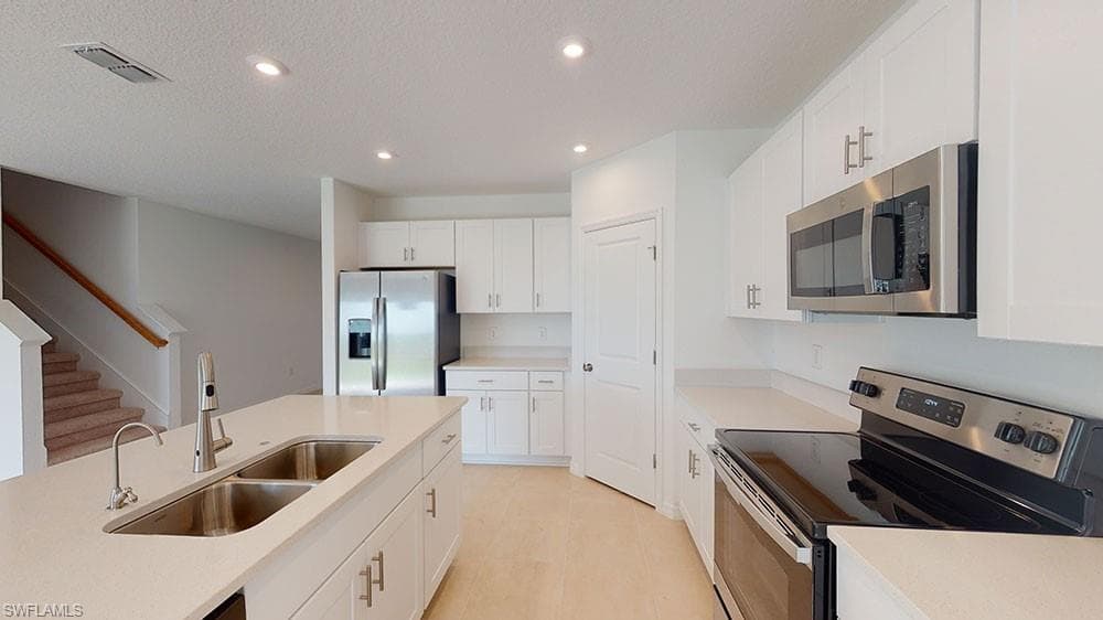 6753 Equinox LN, NORTH FORT MYERS FL 33917-4