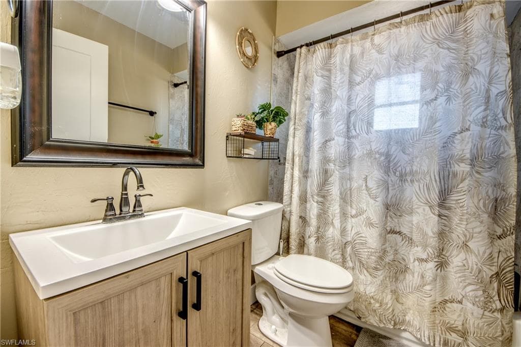 3015 8th ST SW, LEHIGH ACRES FL 33976-22
