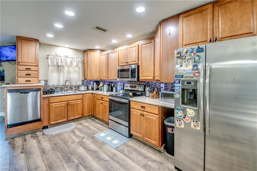 3015 8th ST SW, LEHIGH ACRES FL 33976-11