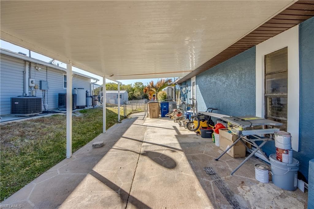 3015 8th ST SW, LEHIGH ACRES FL 33976-4