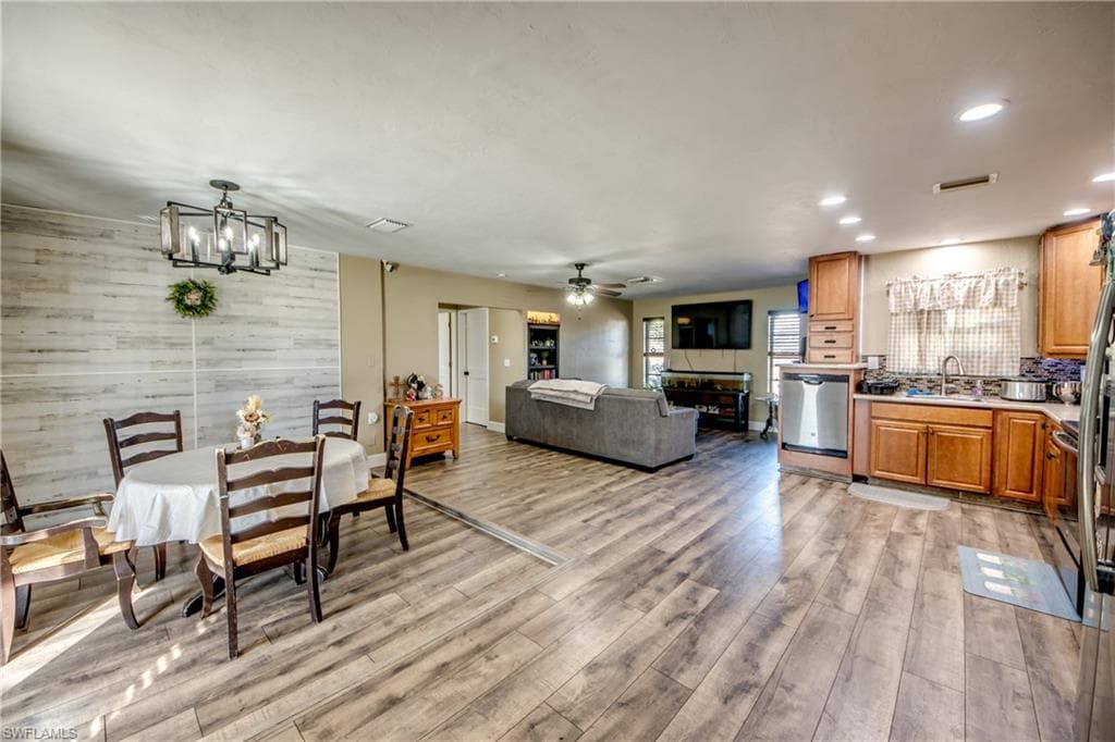 3015 8th ST SW, LEHIGH ACRES FL 33976-9