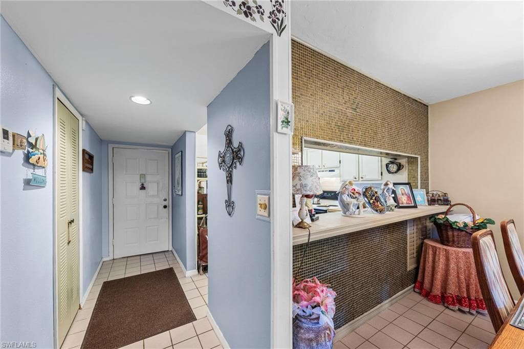 9305 Lake Park DR 102-12