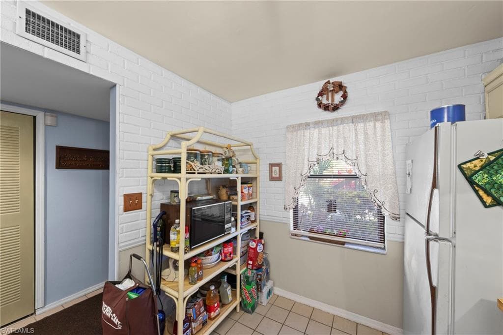 9305 Lake Park DR 102-11