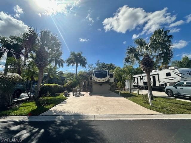 1674 Diamond Lake CIR, NAPLES FL 34114-1