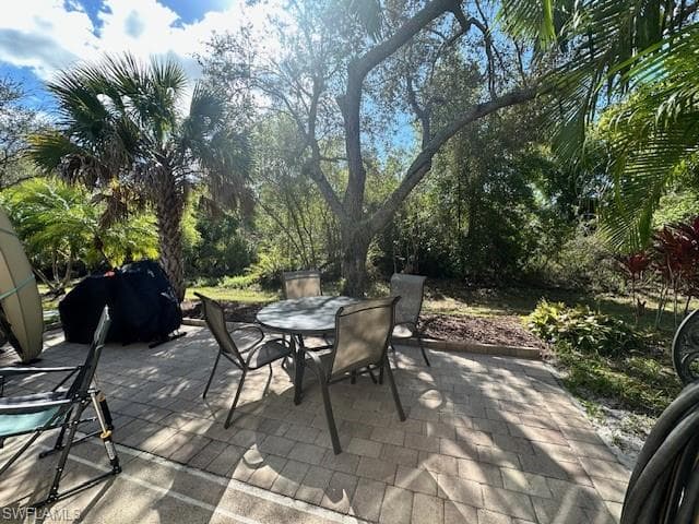 1674 Diamond Lake CIR, NAPLES FL 34114-11