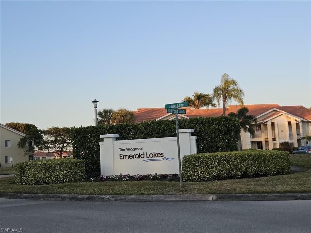 7768 Jewel LN # 203, NAPLES FL 34109-18