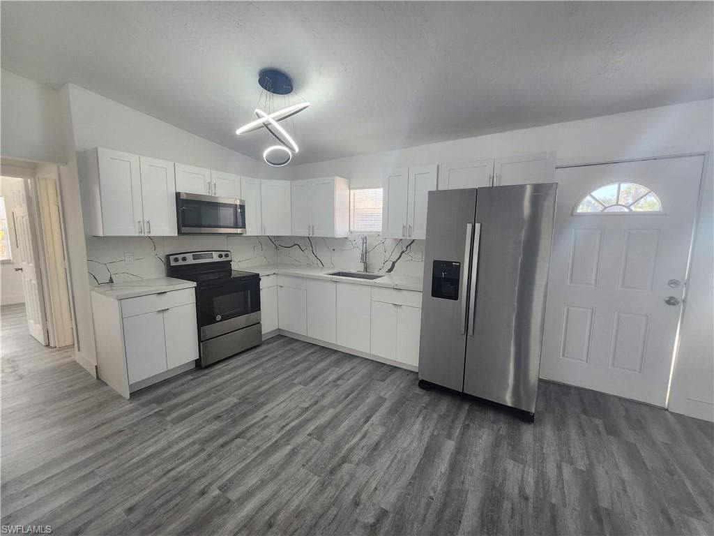 2248 Marina Park DR, FORT MYERS FL 33905-3