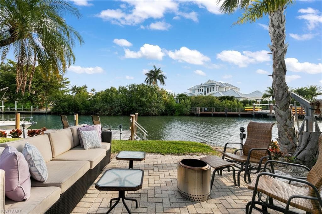 1360 Chesapeake AVE, NAPLES FL 34102-1
