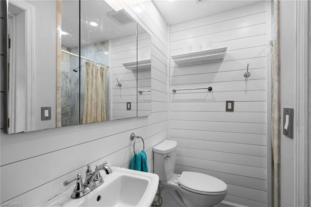 1360 Chesapeake AVE, NAPLES FL 34102-15