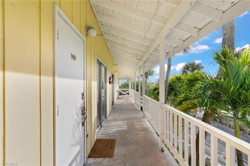 1360 Chesapeake AVE, NAPLES FL 34102-9