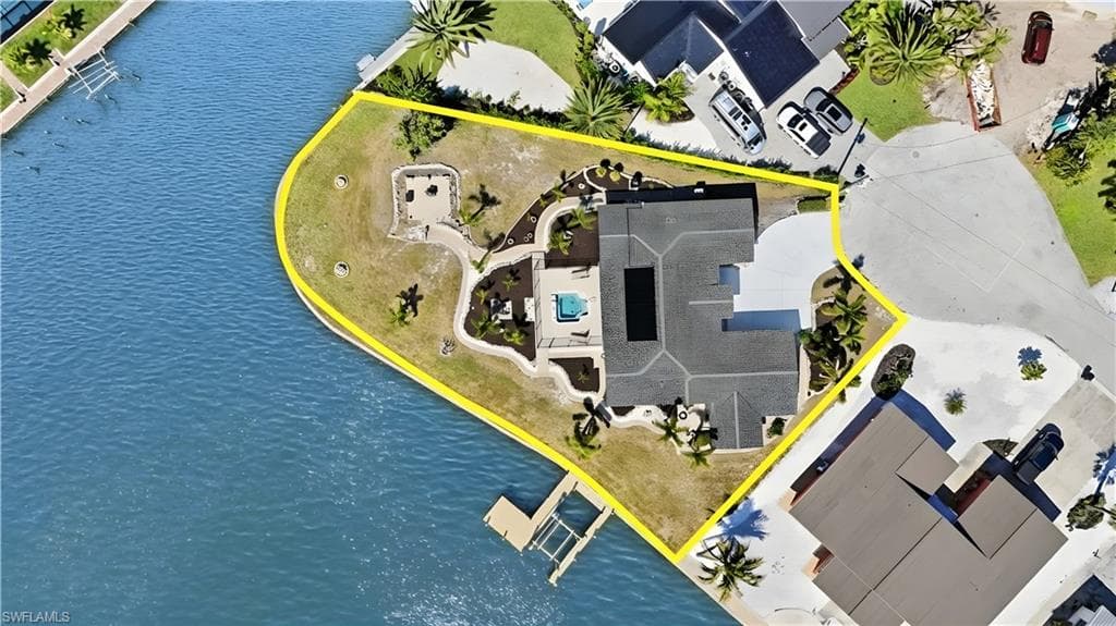 675 Randy LN, FORT MYERS BEACH FL 33931-2
