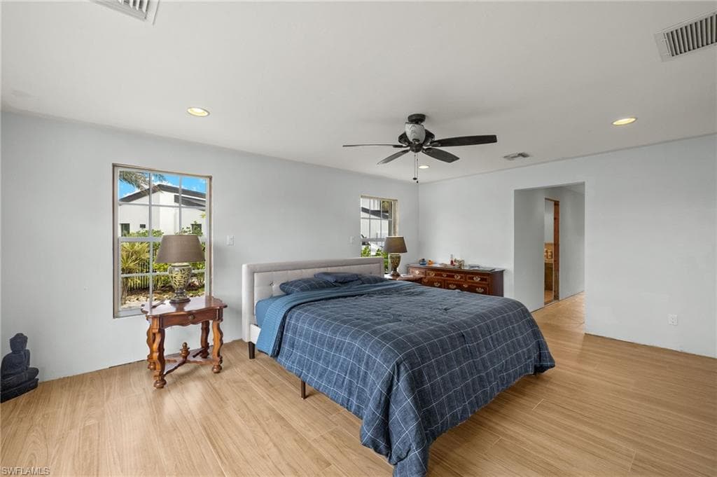 675 Randy LN, FORT MYERS BEACH FL 33931-32