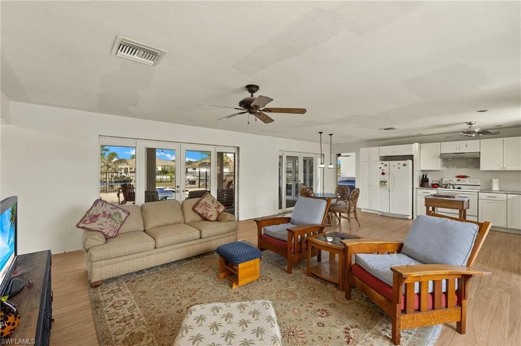 675 Randy LN, FORT MYERS BEACH FL 33931-40