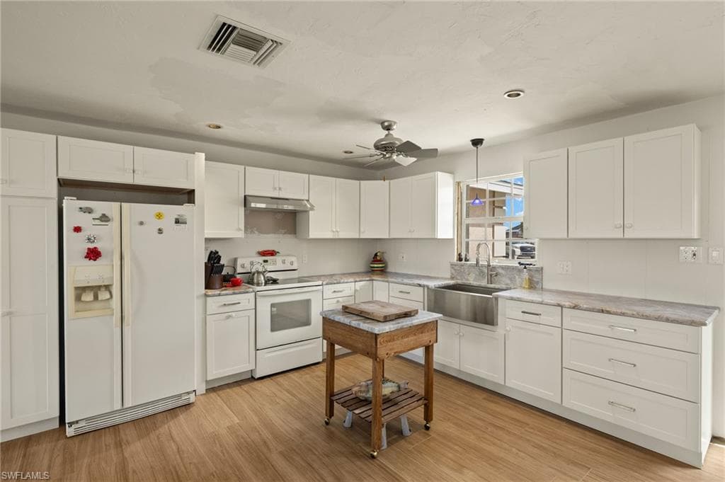 675 Randy LN, FORT MYERS BEACH FL 33931-36