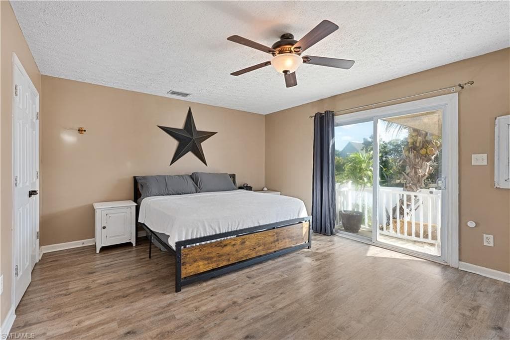 150 Leawood CIR, NAPLES FL 34104-6