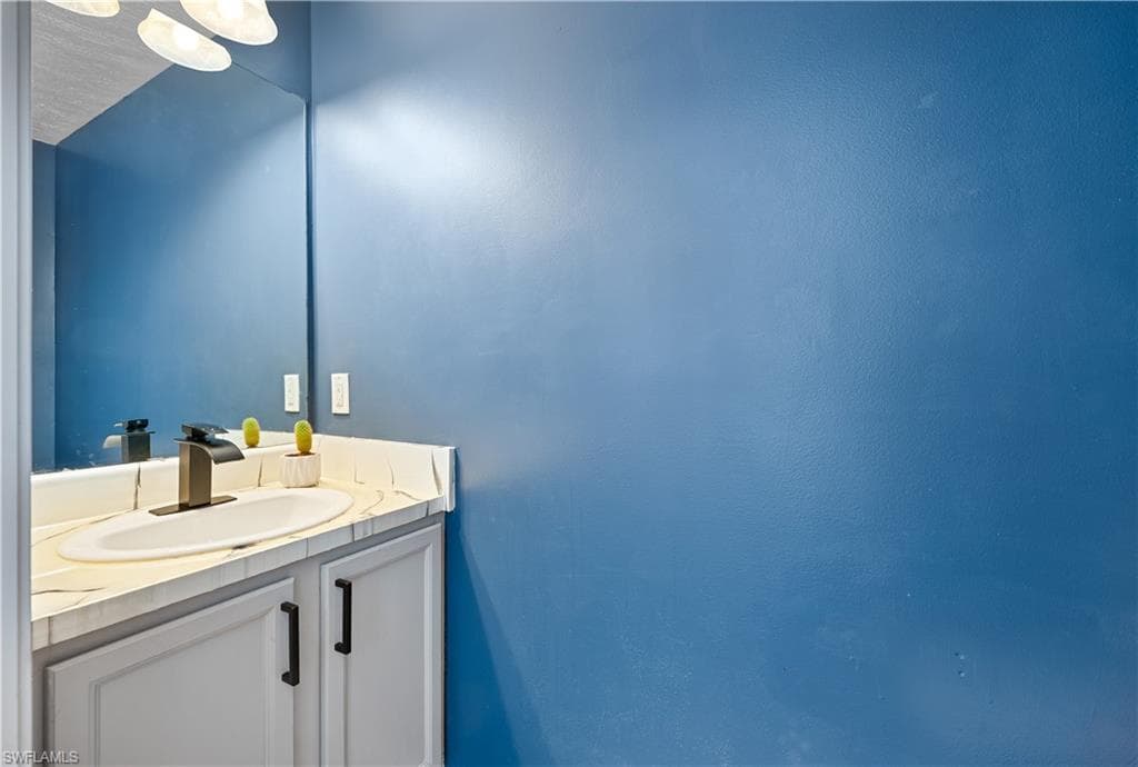 150 Leawood CIR, NAPLES FL 34104-13