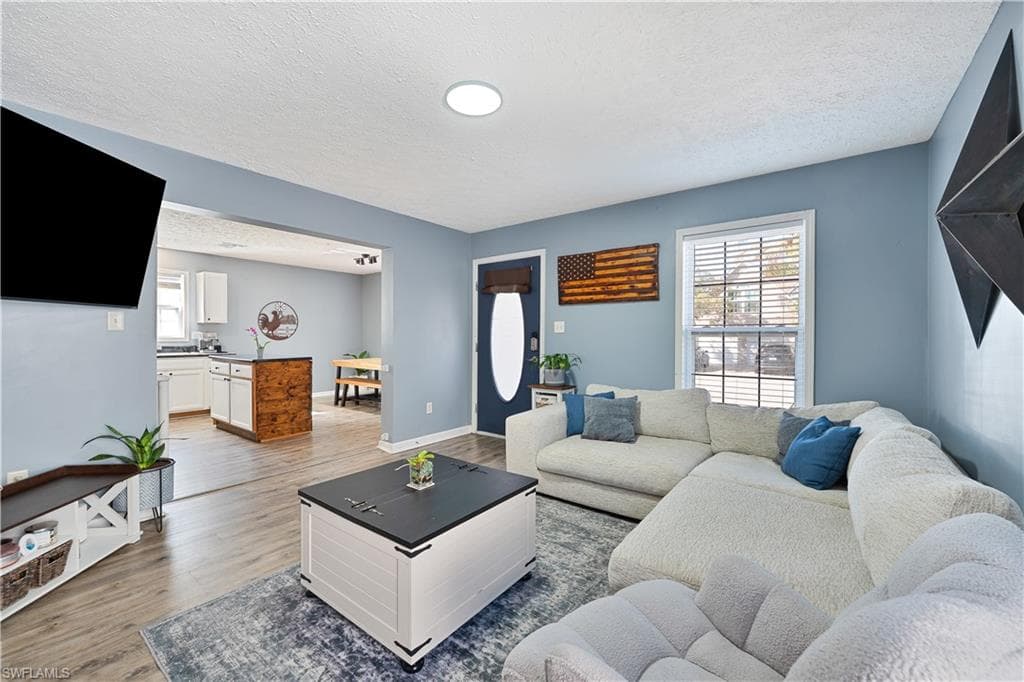 150 Leawood CIR, NAPLES FL 34104-3