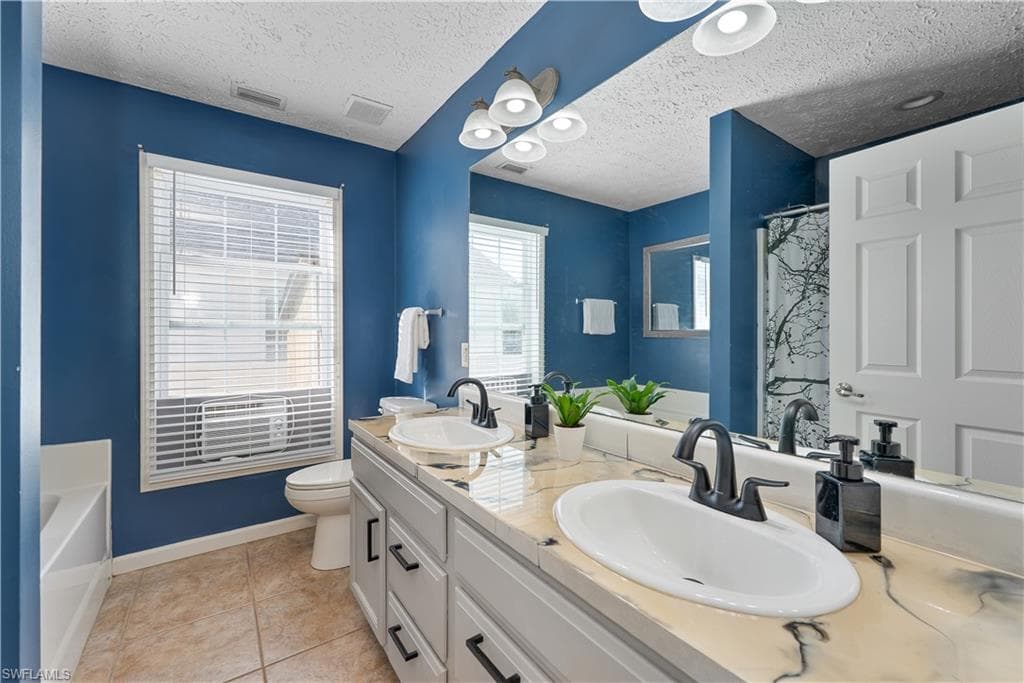 150 Leawood CIR, NAPLES FL 34104-7