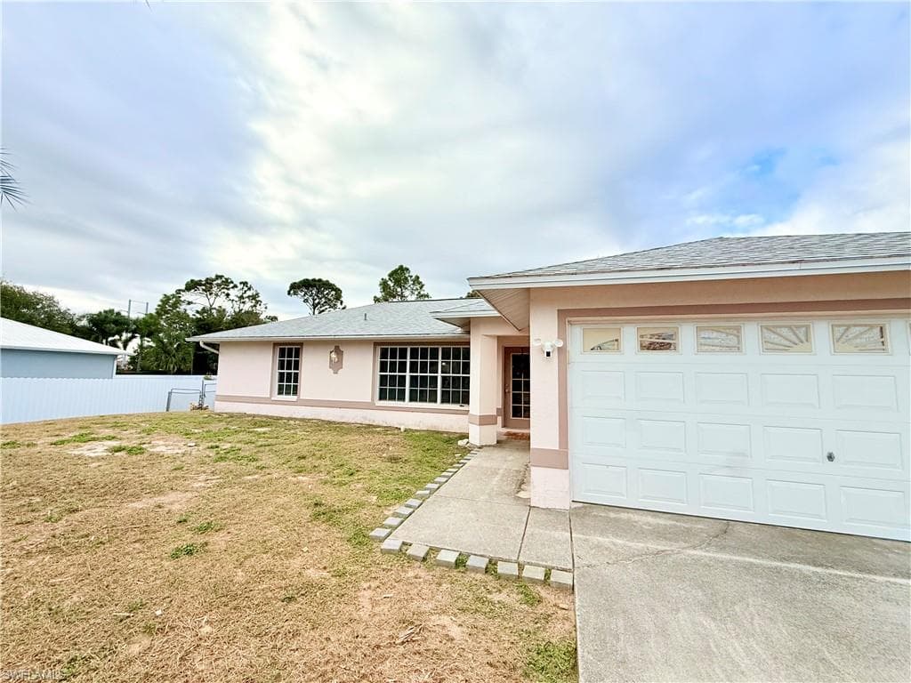 755 Arundel CIR, FORT MYERS FL 33913-2