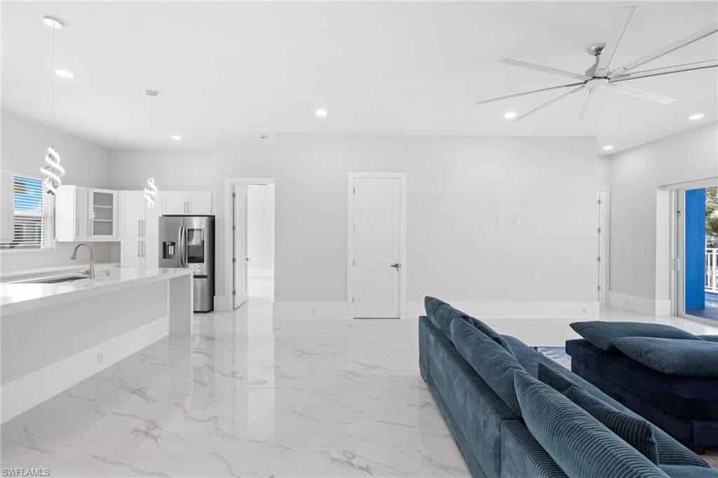 137 Hibiscus DR-25