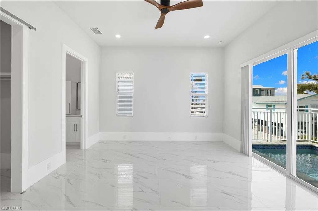 137 Hibiscus DR-8