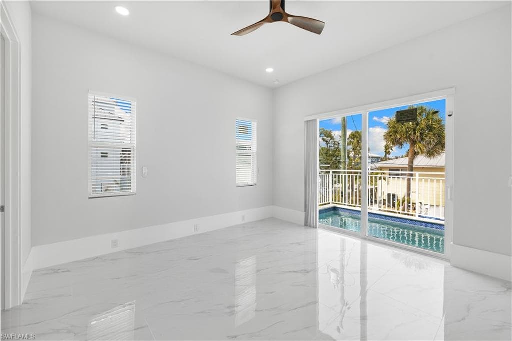 137 Hibiscus DR-9