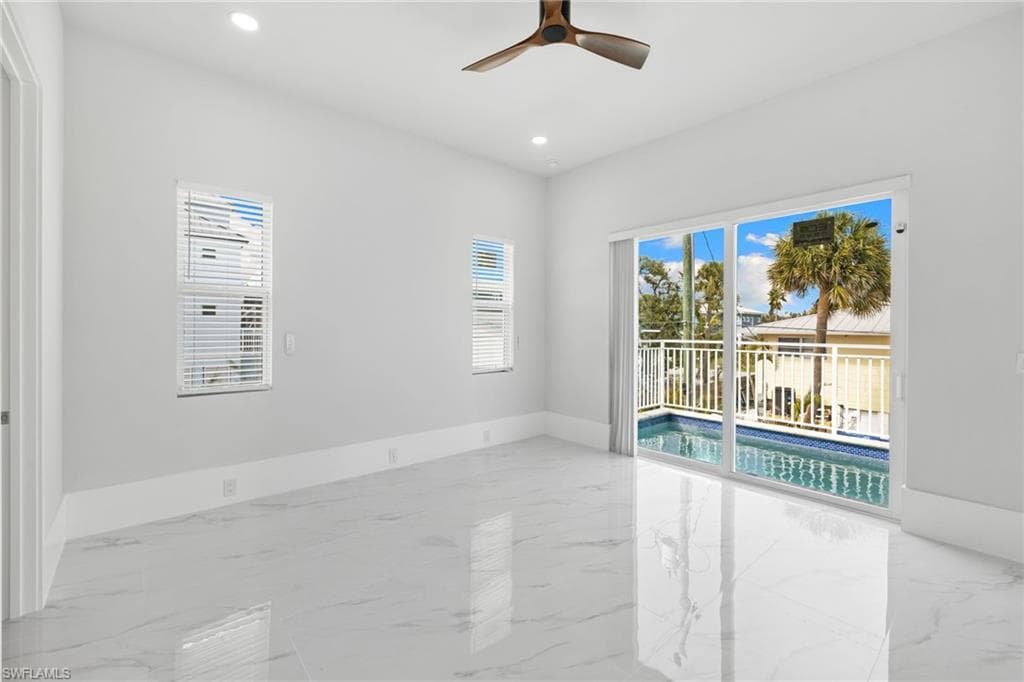 137 Hibiscus DR-48